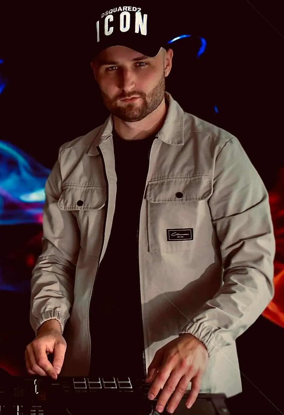 A headshot photo of Shaun Perrett